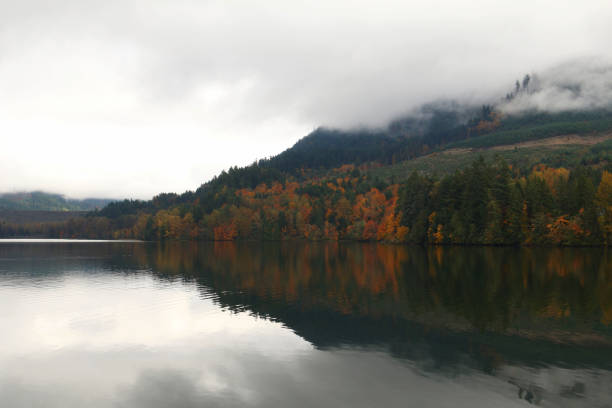 istock Oregon in the Autumn 1221715085