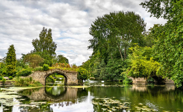 istock Ruined bridge across the Avon river in Warwick, England 1221720884