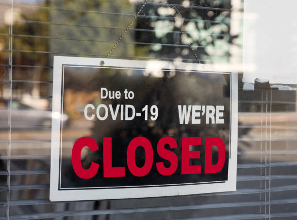 istock Store Closed sign due to coronavirus 1221729546