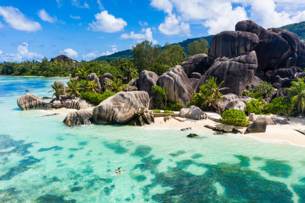 La Digue, Seychelles Beautiful beach with white sand on a tropical island in the Seychelles praslin island stock pictures, royalty-free photos & images