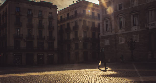 On March 14 2020, Spain declared the state of emergency due to corona virus outbreak. Once busting with a world famous lively street life, the emptiness of streets of Barcelona exhibited a historical scene.