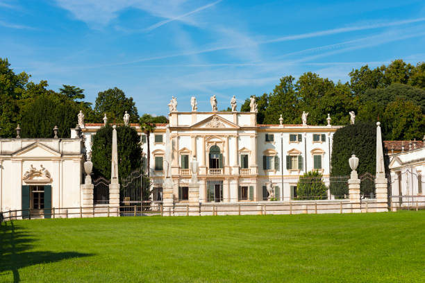 villa mosconi bertani lub villa novare - arbizzano werona włochy - villa italian culture facade ornamental garden zdjęcia i obrazy z banku zdjęć