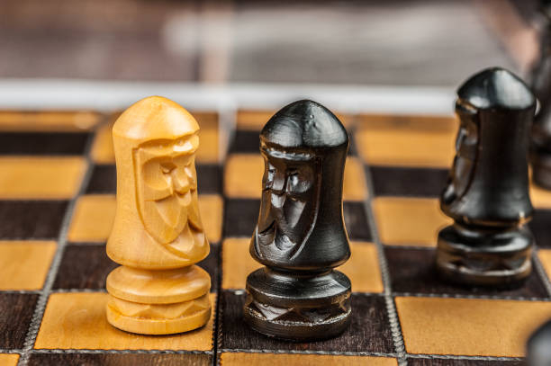 szachy na planszy. koncepcja chessmaster. - chessmaster zdjęcia i obrazy z banku zdjęć