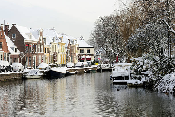 istock The river Vecht running through Maarssen 122188219