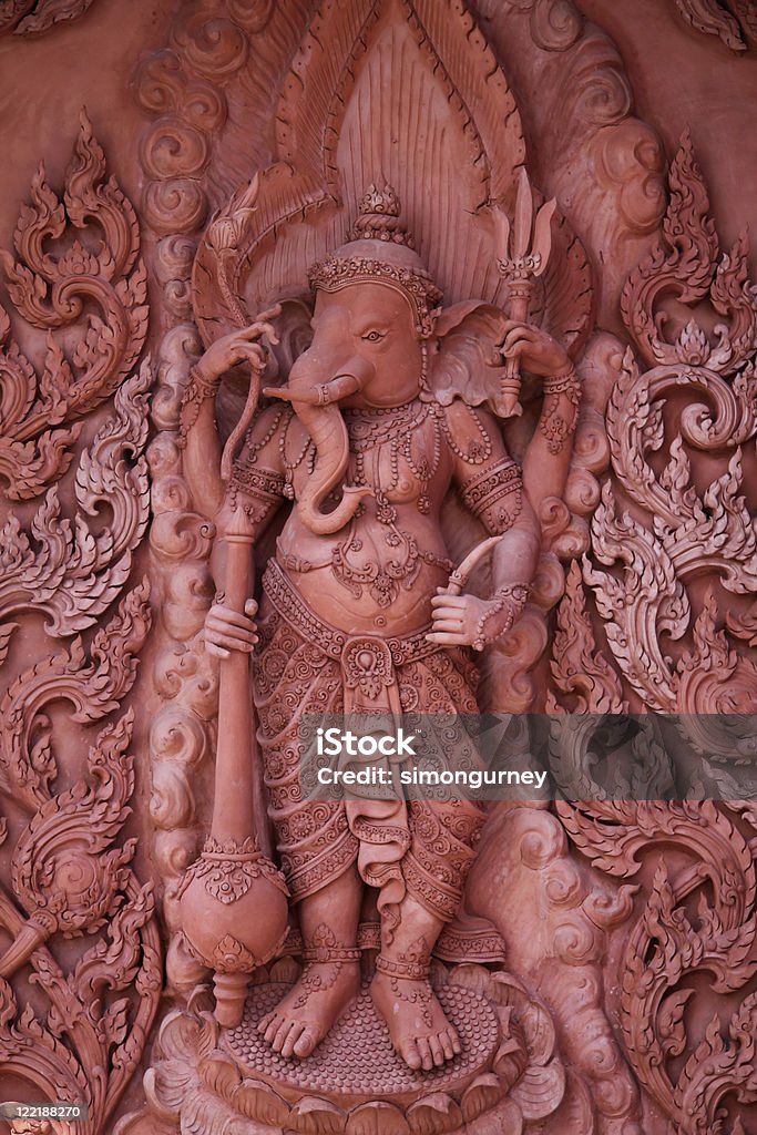 Escultura de pared ganesh templo de Tailandia - Foto de stock de Arcilla libre de derechos