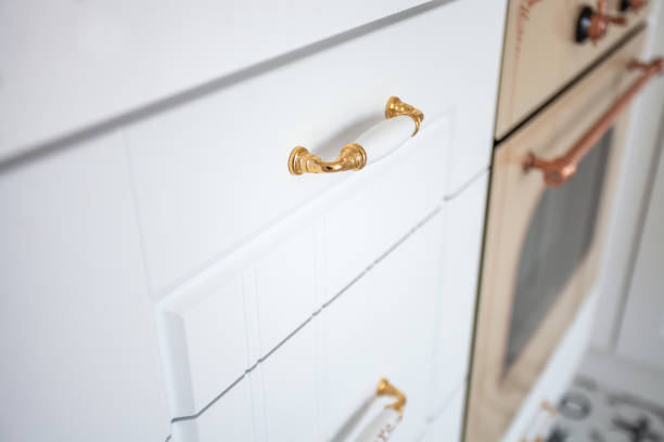 istock white and bronze colored modern kitchen - klasik tasarim mutfak 1221897368