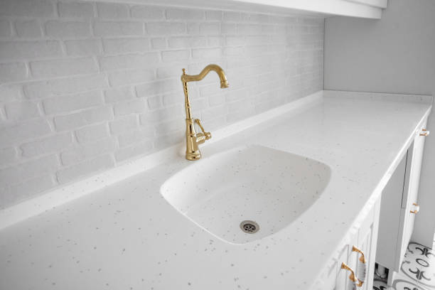 istock white and bronze colored modern kitchen - klasik tasarim mutfak 1221897726