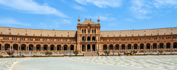 spanische treppe in sevilla, spanien - plaza de espana european culture sevilla seville stock-fotos und bilder