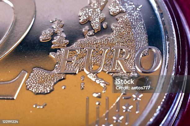 2 Euro - Fotografias de stock e mais imagens de Símbolo do Euro - Símbolo do Euro, Unidade Monetária da União Europeia, Espanha