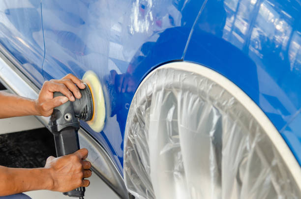 istock Polishing cars 1221952326