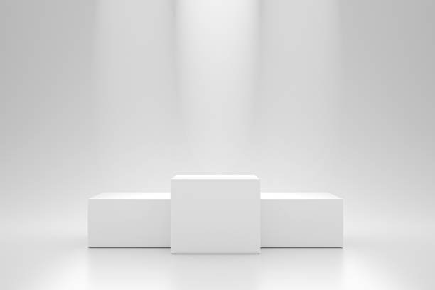 podio vincitore e stand bianco sullo sfondo del piedistallo con ripiano del prodotto spotlight. podio in studio vuoto per la pubblicità. rendering 3d. - podio del vincitore foto e immagini stock