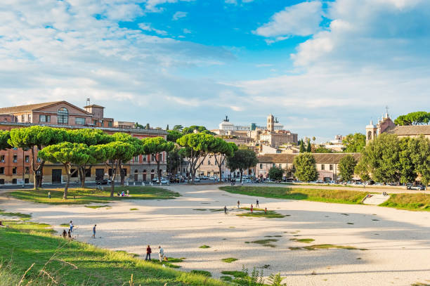 ローマのサーカス・マクシムス。ローマは有名な観光地です - travel tourist roman forum rome ストックフォトと画像