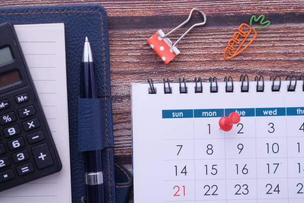 the concept of deadline with push pin on calendar date