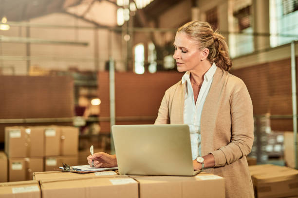 istock Updating the order number 1222012032