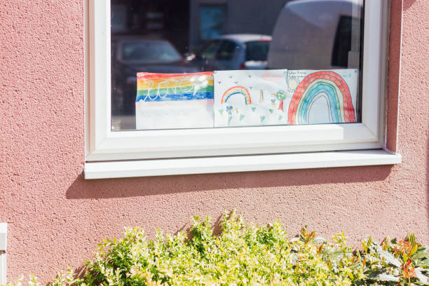 rainbow pictures in the window - i love you frase en inglés fotografías e imágenes de stock