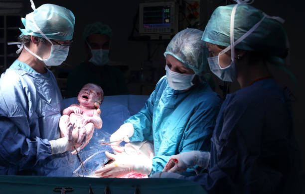 sección cesaria - cesarean fotografías e imágenes de stock