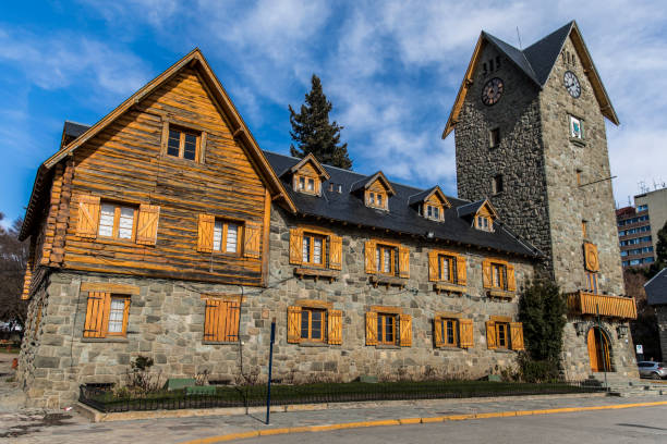 istock huge beautiful house, old architecture 1222046316