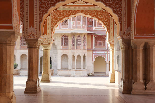 schöne "halle der privataudienz" in jaipur city palace, rajasthan, indien. - india palace indian culture indoors stock-fotos und bilder