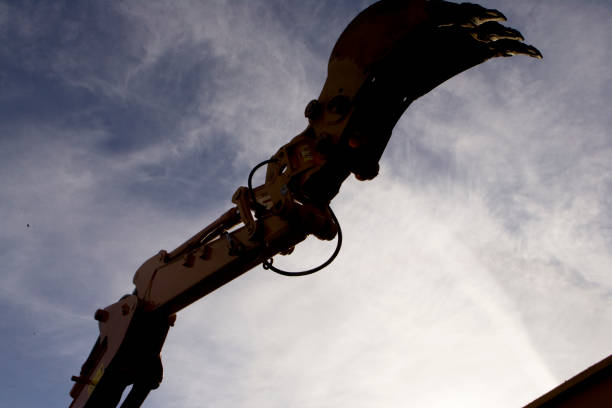 istock Building and laying a pipe per farmer in a field 1222065371