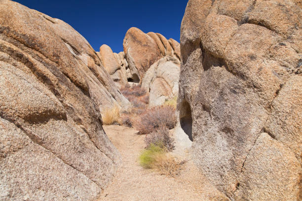 istock Rocky Canyon in in Alabama Hills 1222073222