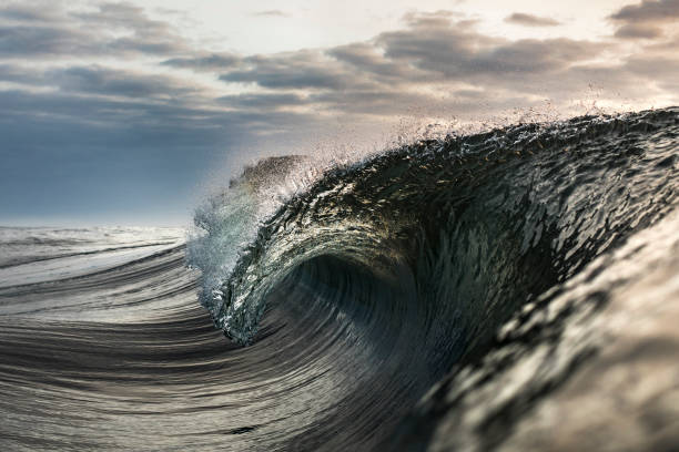 cresta strutturata dell'onda di rottura - cresta dellonda foto e immagini stock