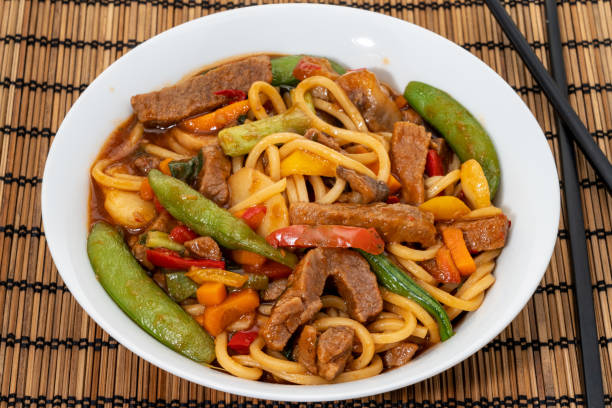 istock Egg noodles with vegetables and strips of beef 1222087352