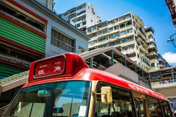 busy street in hong kong - market asia photography outdoors imagens e fotografias de stock