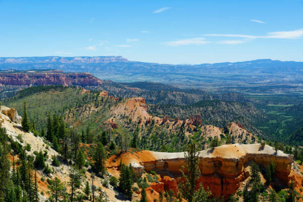 istock Overlook at Bryce Canyon National Park 1222162654