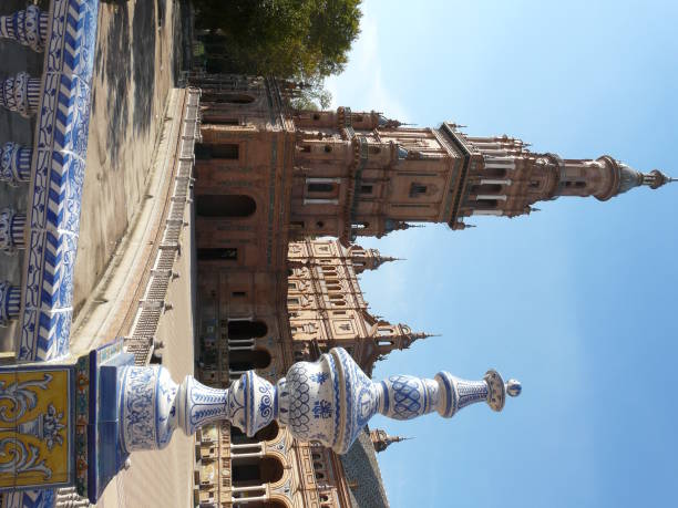 plaza de espana sevilla, andalusien, spanien - seville sevilla fountain palacio espanol stock-fotos und bilder