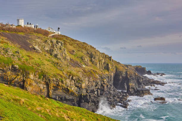 lizard point lighthouse - lizard point imagens e fotografias de stock