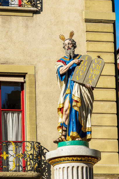 istock Renaissance fountain (XVII c.) Moses with the Ten Commandments, Bern 1222206318