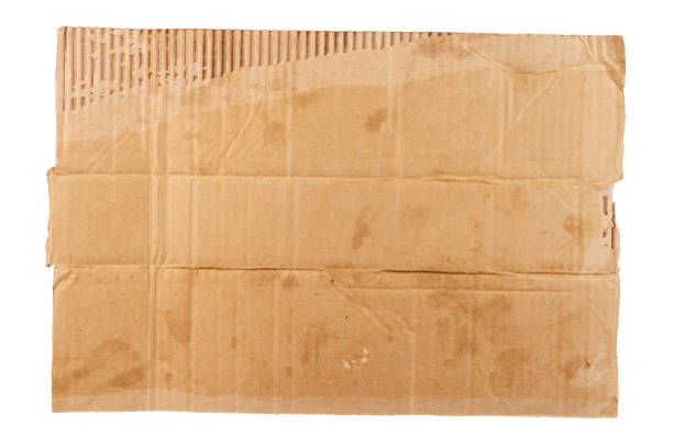 изолированы на белом листе пустой грязный кусок картона - безомный plackard макет - cardboard sign стоковые фото и изображения