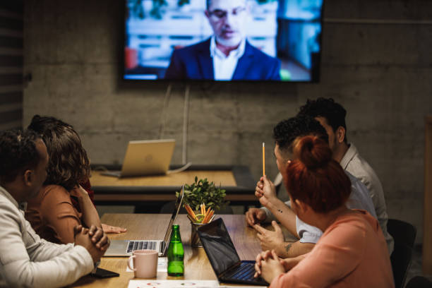istock Following up on all important topics with the help of videoconferencing 1222241022