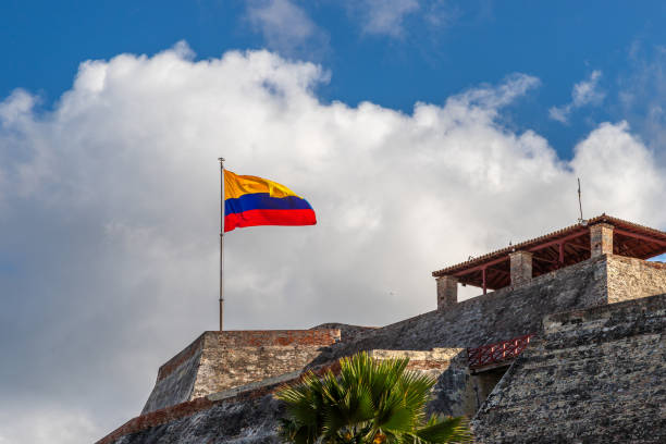 istock Colombian Flag on the Fortress 1222257431