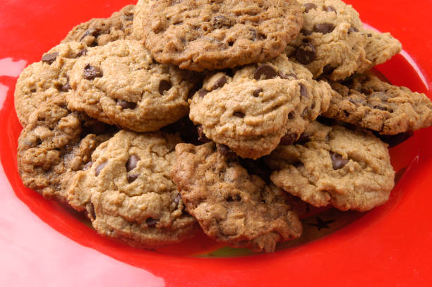 istock Cookies-Chocolate Chip and Oatmeal Raisin 122226575