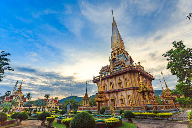 чалонг храм пхукет таиланд - architecture asia blue buddha стоковые фото и изображения
