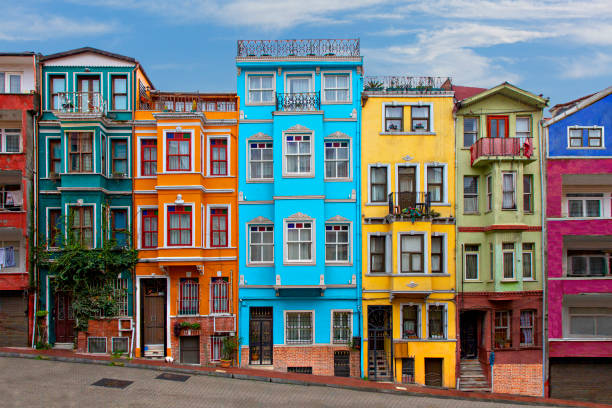 balat, i̇stanbul'da renkli evler - balat stok fotoğraflar ve resimler