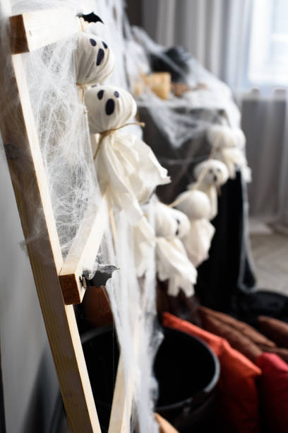 istock not terrible white cast in bark helloween 1222295660
