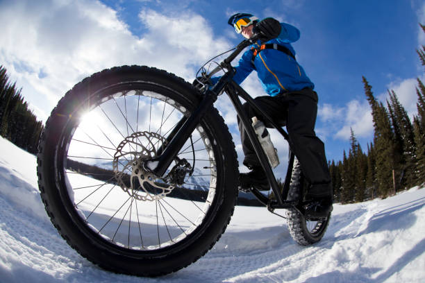 winter fat bike rider - 2838 fotografías e imágenes de stock