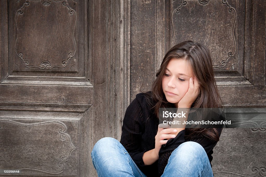 Teenager-Mädchen suchen nachdenklich über Probleme - Lizenzfrei 18-19 Jahre Stock-Foto