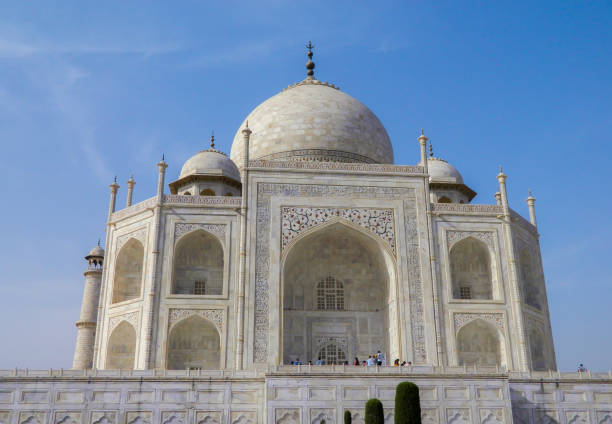 istock The Taj Mahal 1222564907