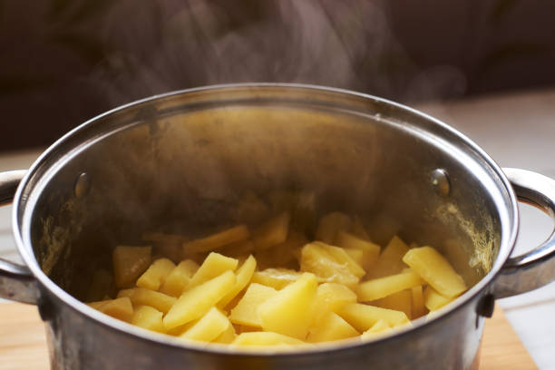 istock Cooked hot potatoes in a pan. 1222570543