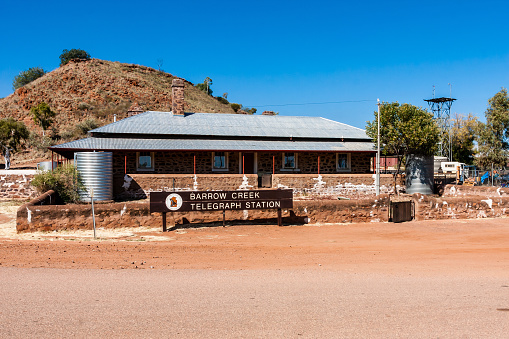 A beautifully restored Barrow Creek Telegraph Station is located in Barrow Creek, set against the backdrop of the picturesque Forster ranges.