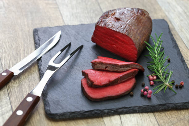 venison steak, sous vide cooking - venison imagens e fotografias de stock
