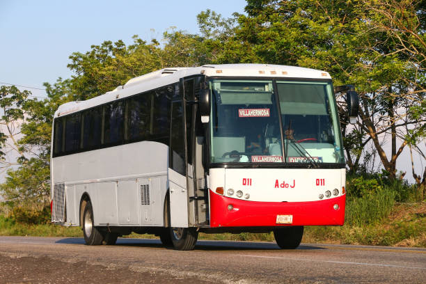 coach bus - bus coach bus travel red imagens e fotografias de stock