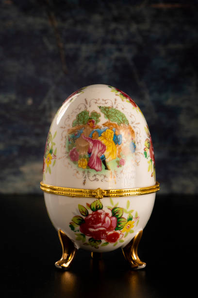 istock Jewelery Jeweled Egg 1222661462