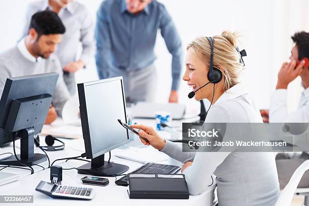 Foto de O Serviço De Atendimento Ao Cliente e mais fotos de stock de Call Center - Call Center, Ocupado, Tecnologia