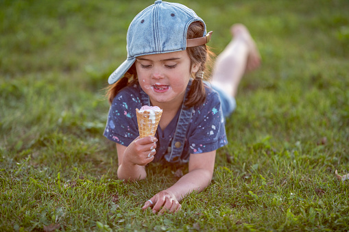 Time for a summertime ice cream treat for the kids!