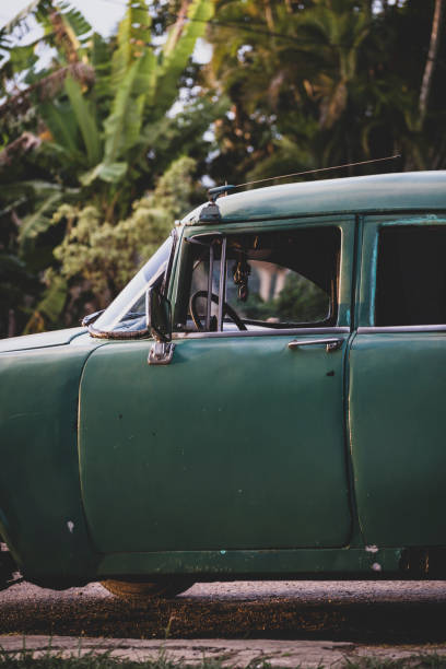 istock Vintage car in Cuba 1222678085