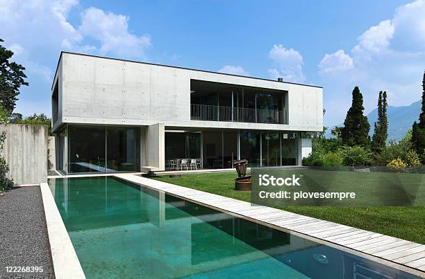 Nuova Architettura Bellissima Casa Moderna Allaperto - Fotografie stock e altre immagini di Acqua